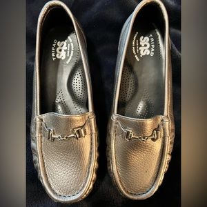 SAS pewter loafers. Size 6.5WW